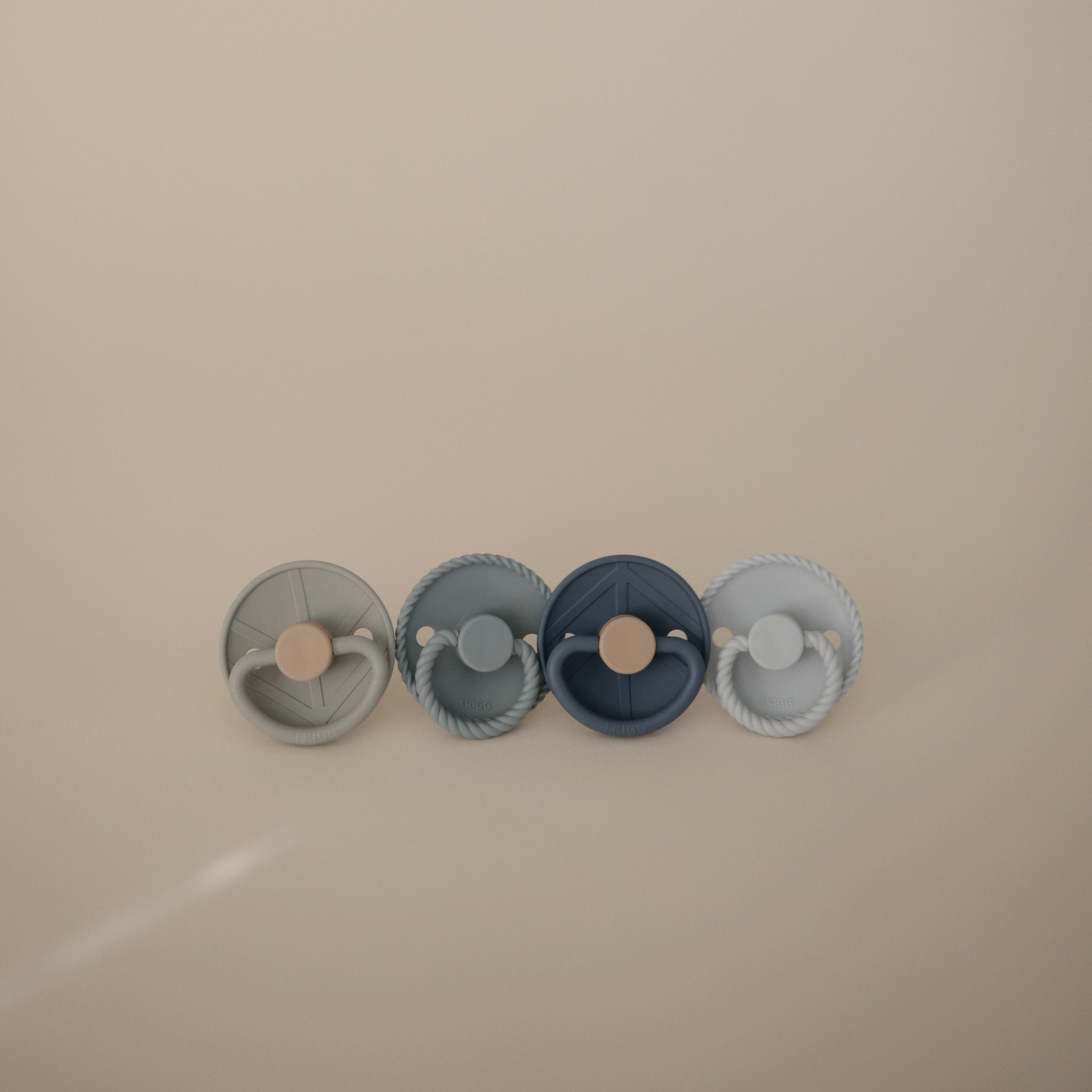 Image of FRIGG Natural Rubber Pacifier 4-Pack
